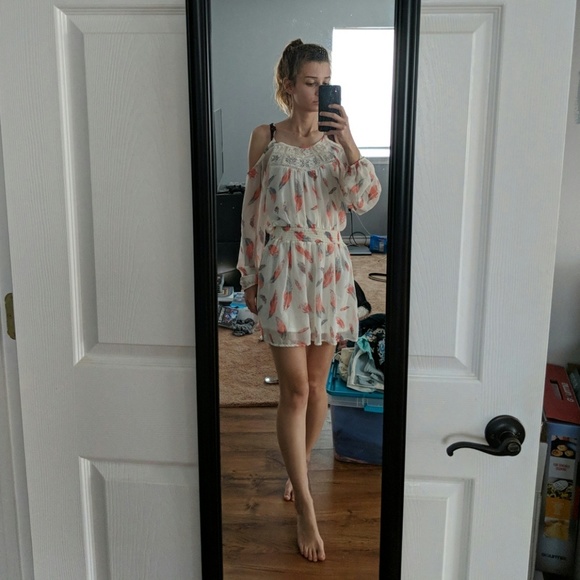 Cold Shoulder Dress - Picture 3 of 4